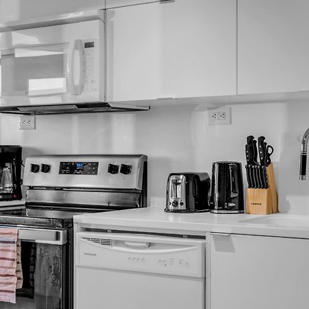 City Downtown Suites Торонто Екстериор снимка