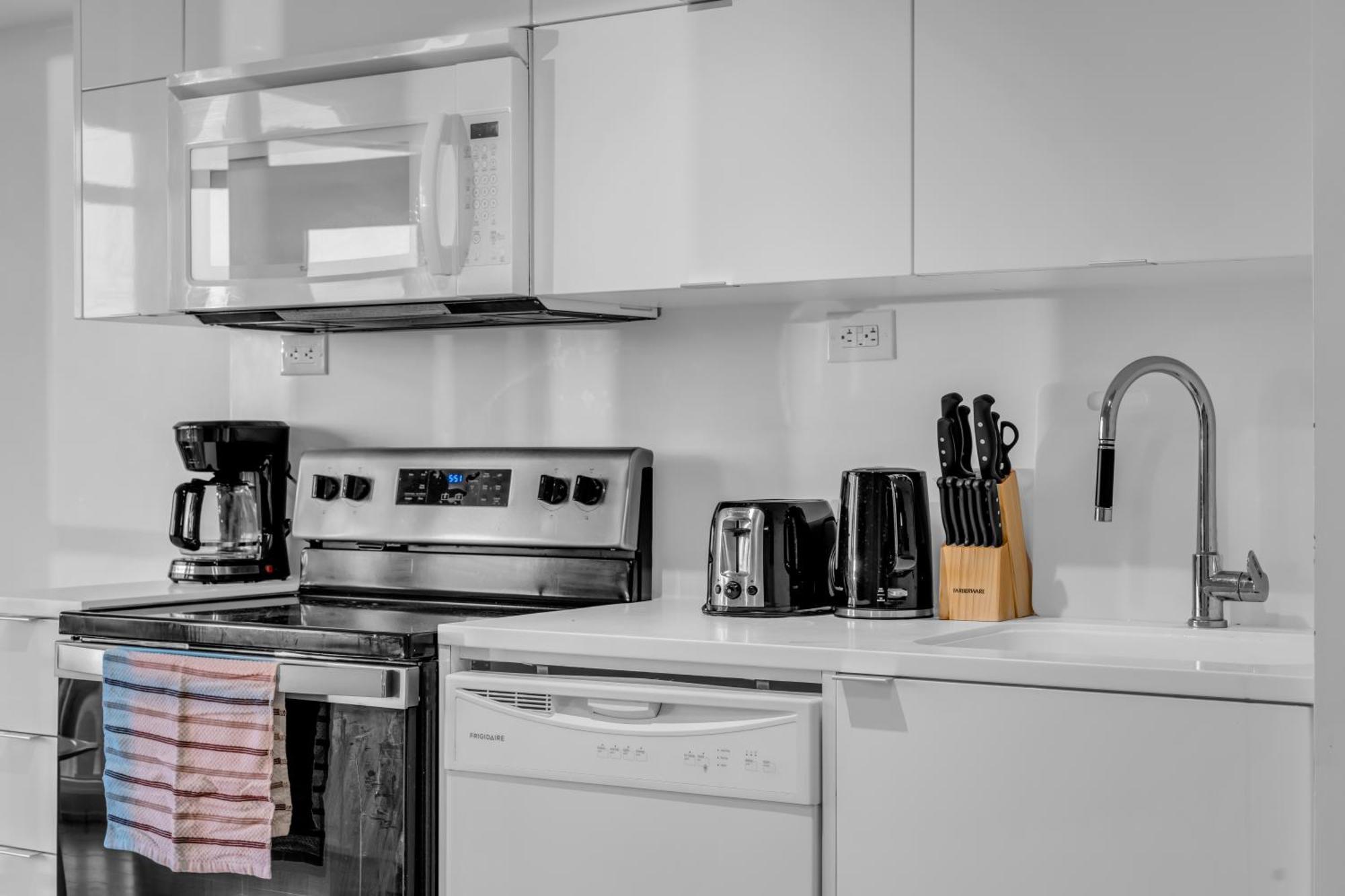 City Downtown Suites Торонто Екстериор снимка