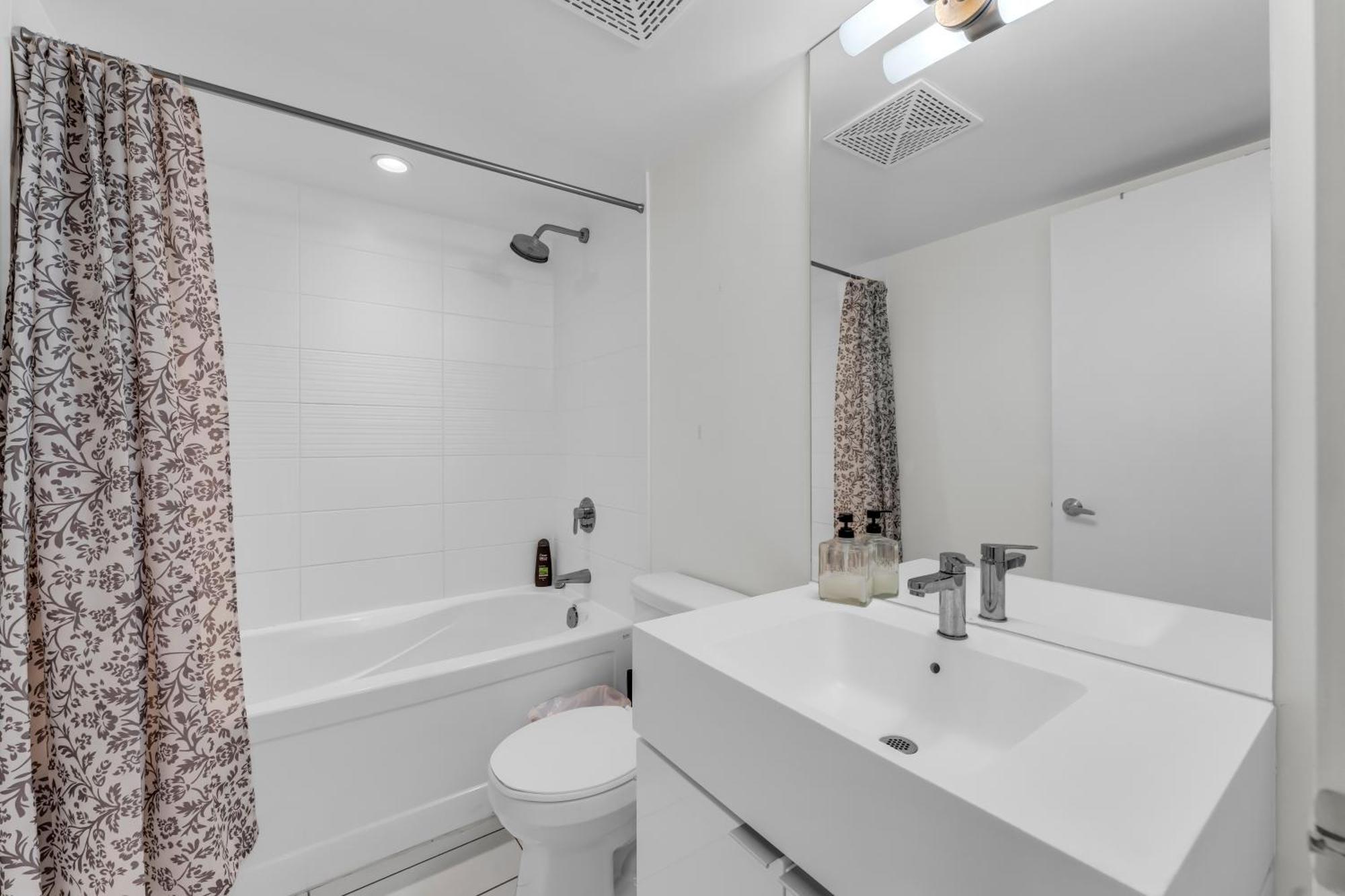 City Downtown Suites Торонто Екстериор снимка